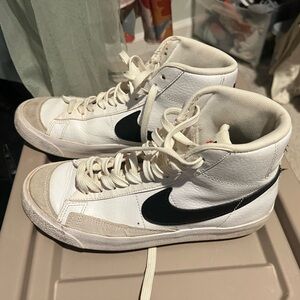 Nike White and Black High-Tops